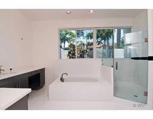 Photo of 906 Iris Drive