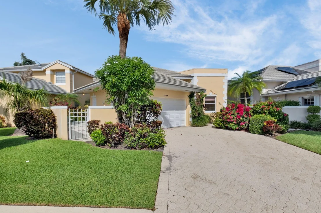 Photo of 7729 Travlers Tree Drive