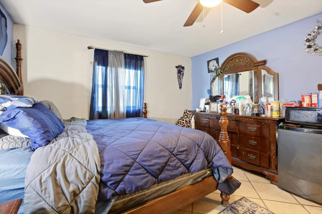 Photo of 1671 N Cypress Road