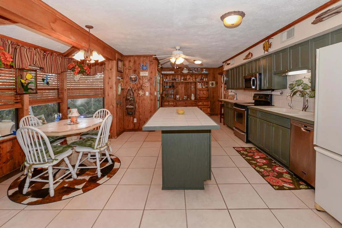 Photo of 576 SW Rustic Circle