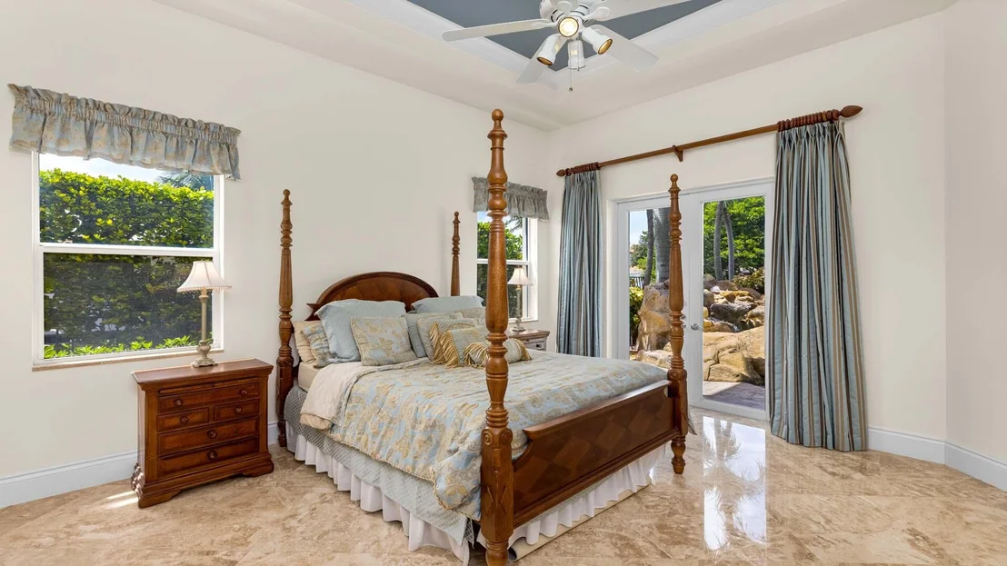 Photo of 929 Banyan Drive