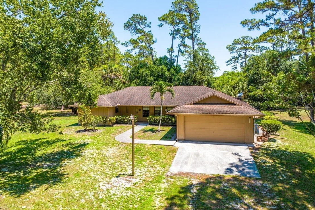 Photo of 15094 Timberlane Place