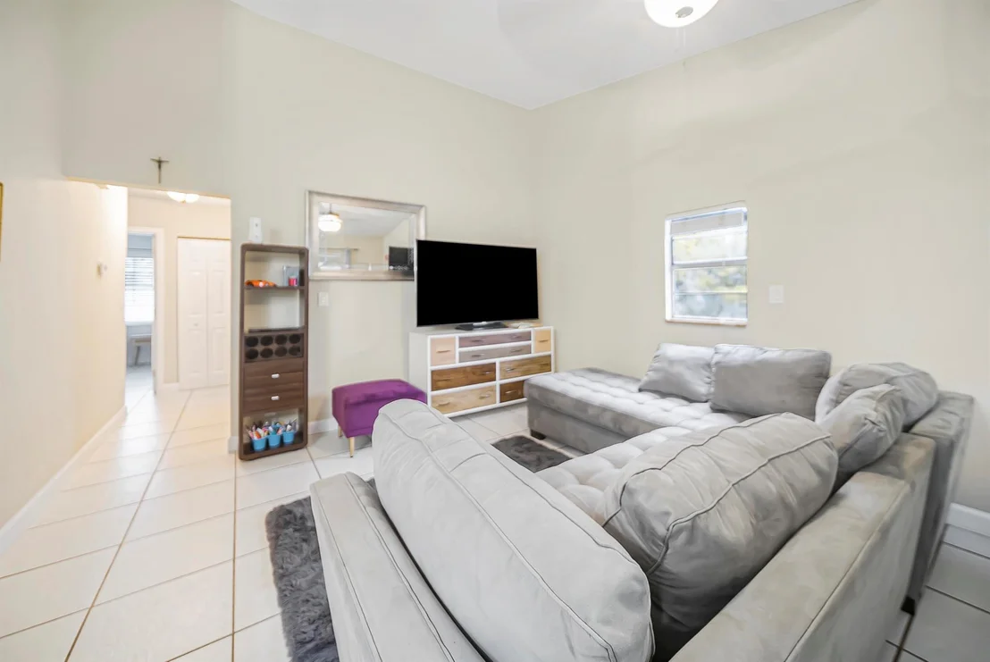Photo of 22943 Sandalfoot Boulevard