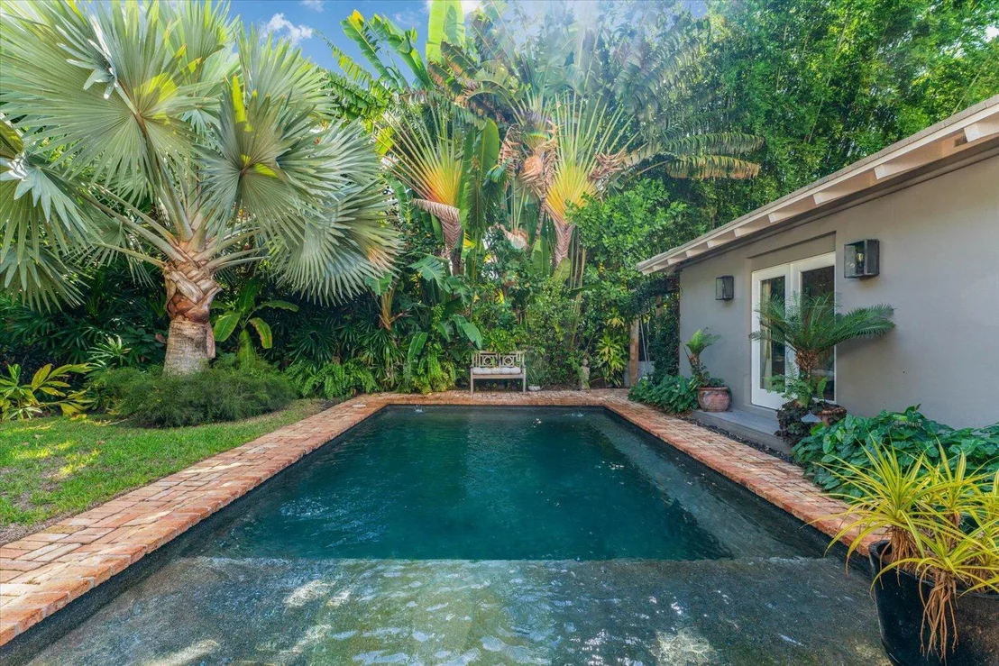 Photo of 733 Sunset Road