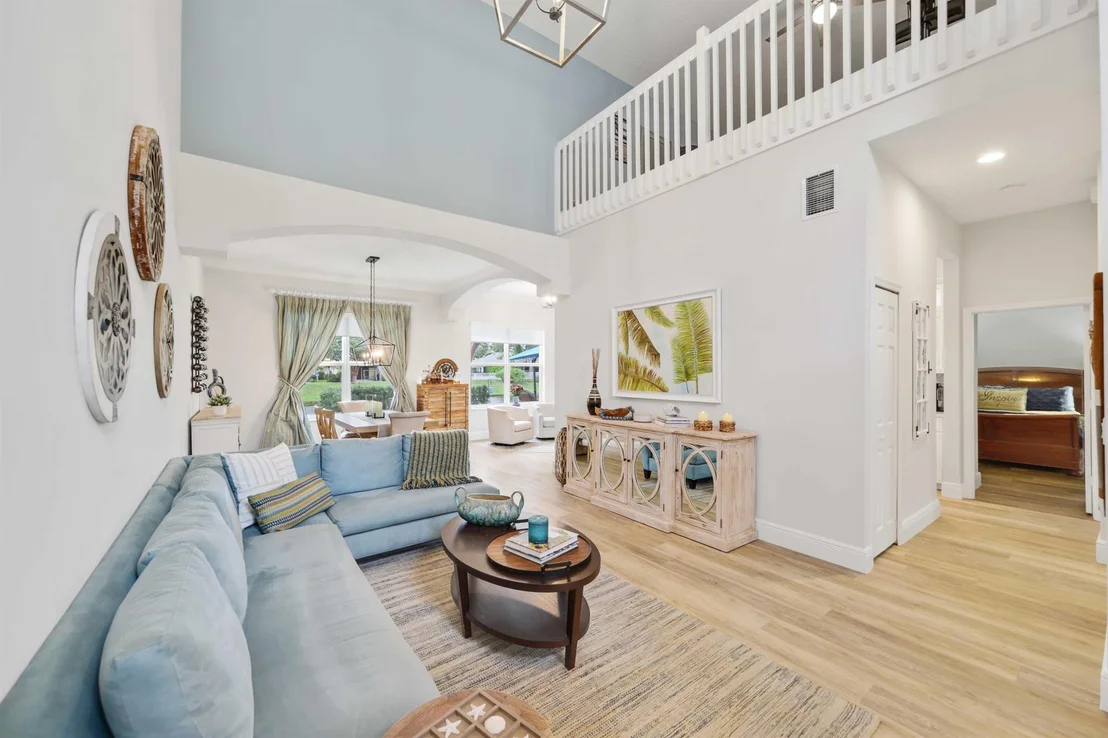 Photo of 560 Anchor Point