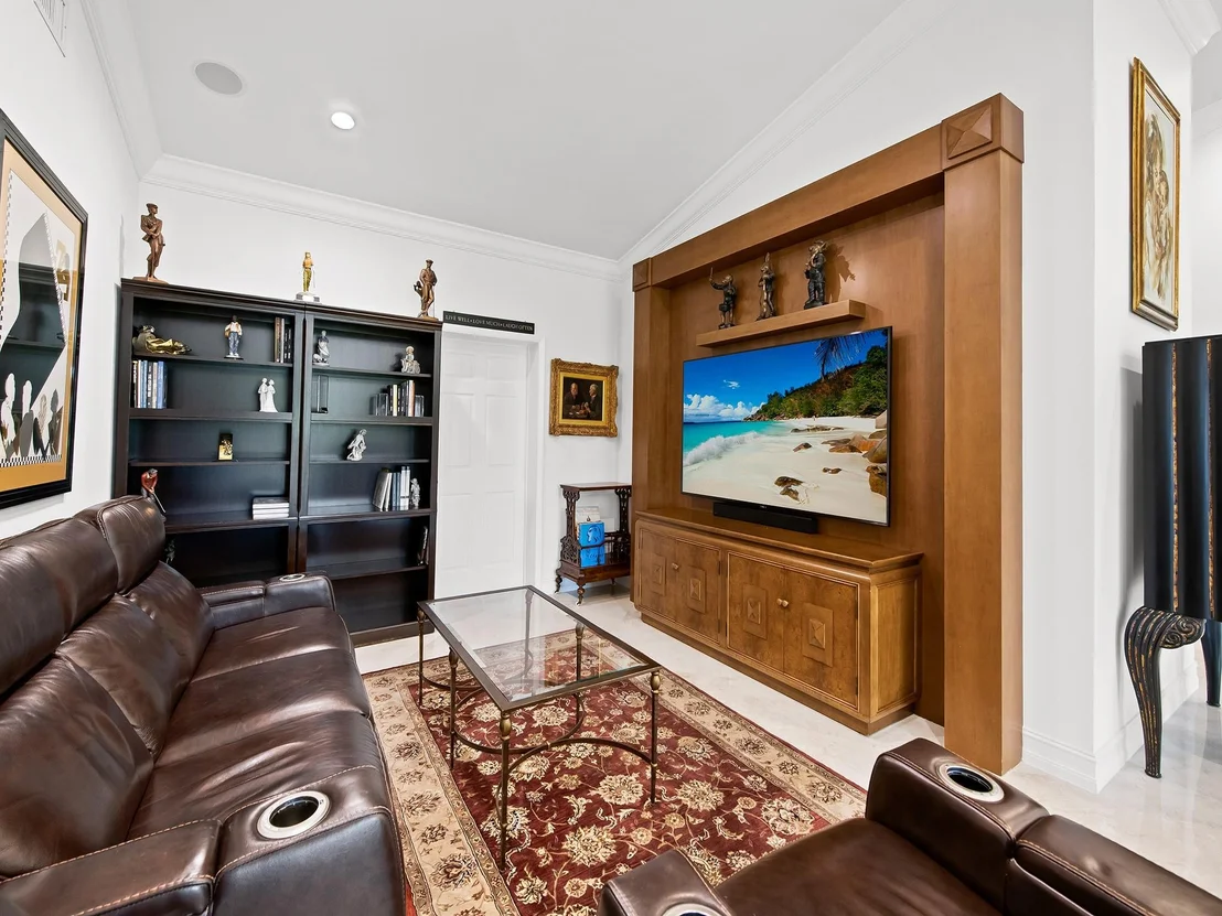 Photo of 10984 Highland Circle