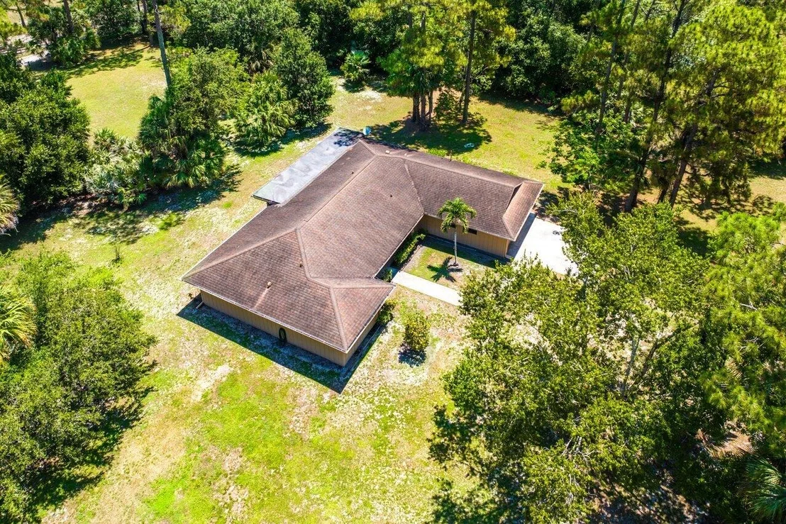 Photo of 15094 Timberlane Place