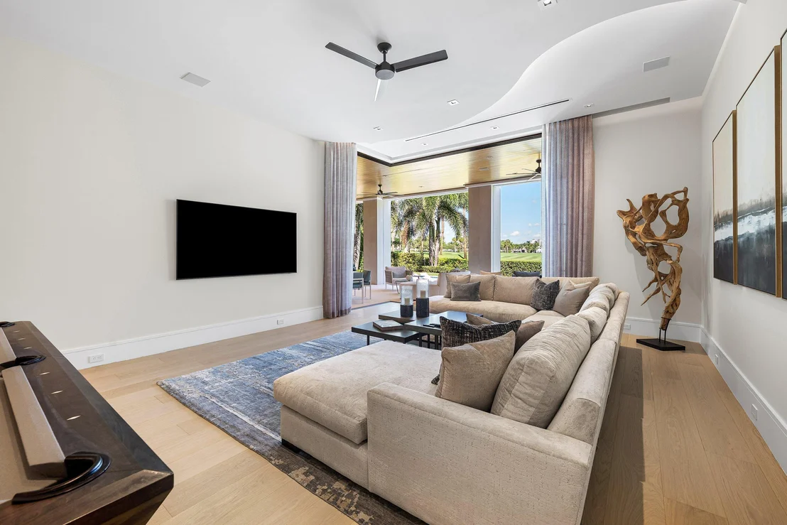 Photo of 471 ROYAL PALM Way