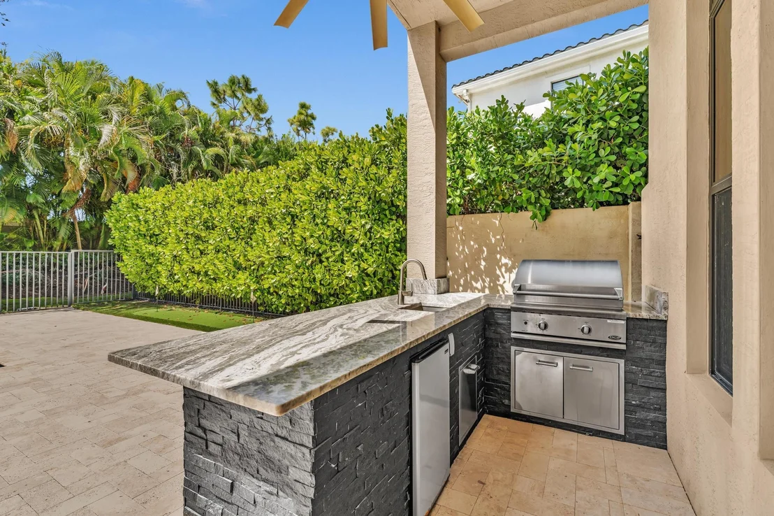 Photo of 16891 Pavilion Way