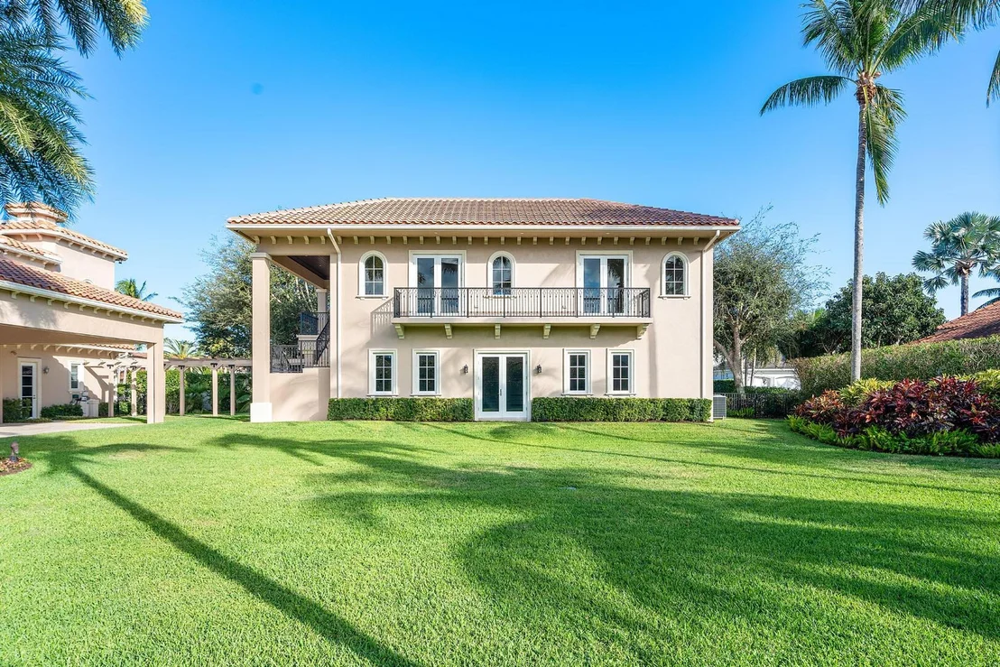 Photo of 384 Royal Palm Way