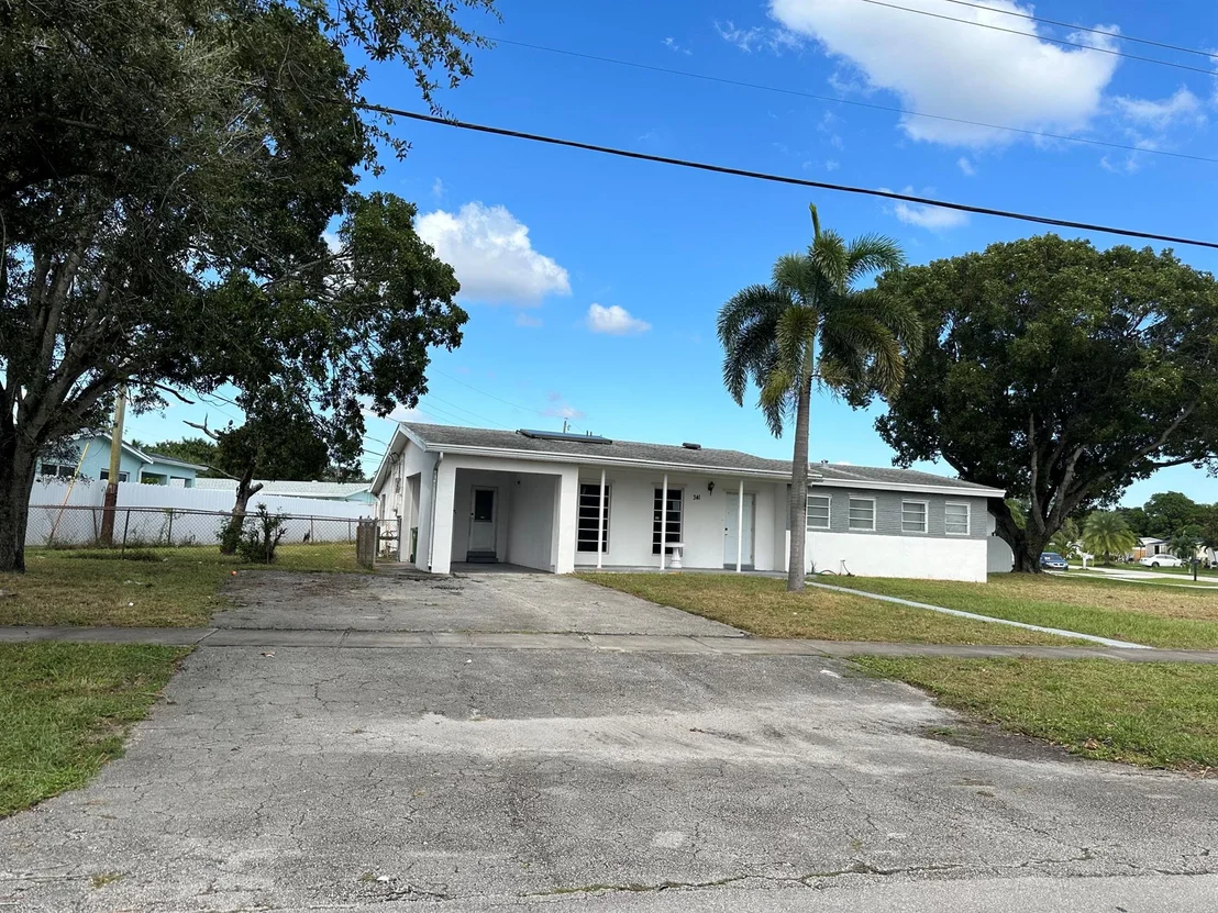Photo of 341 Henthorne Drive