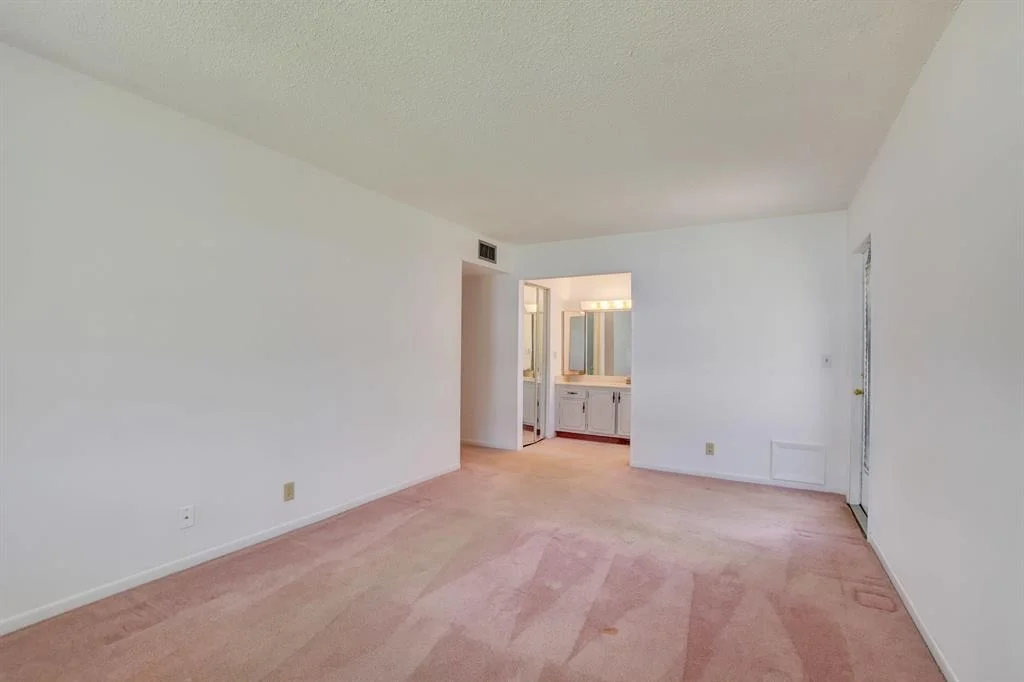 Photo of Unit D at 1160 Circle Drive
