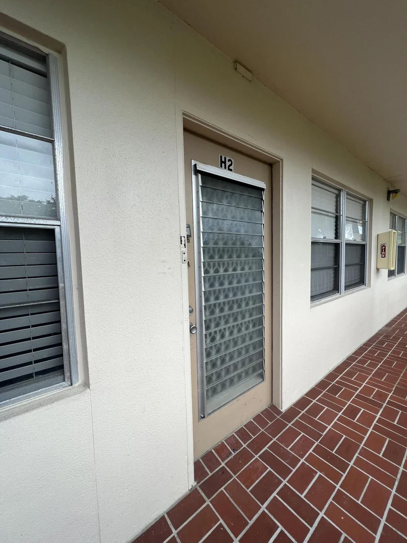 Photo of Unit H2 at 1905 Bermuda Circle