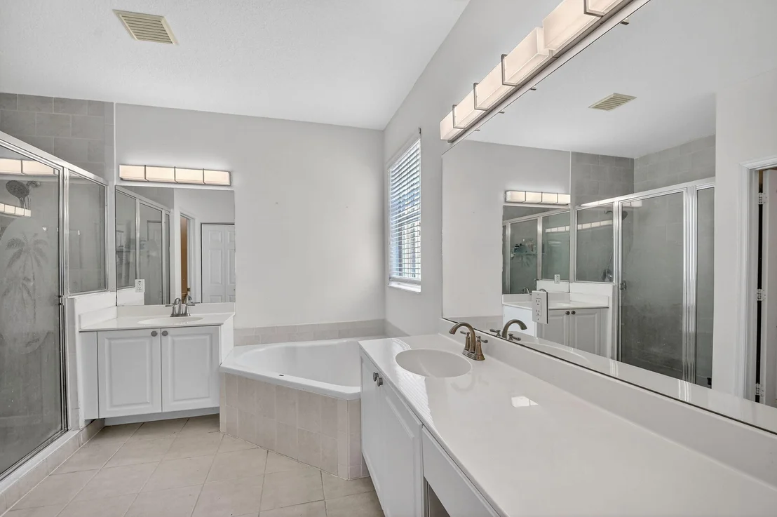 Photo of 1605 E Classical Boulevard