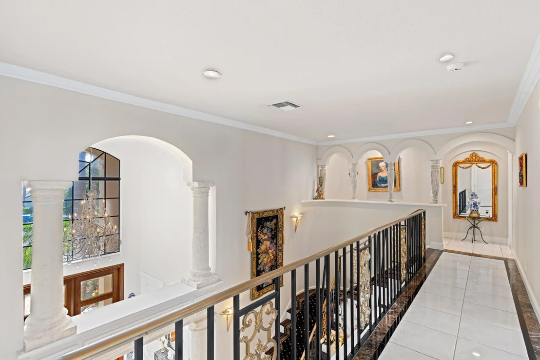 Photo of 1010 Pine Point Road
