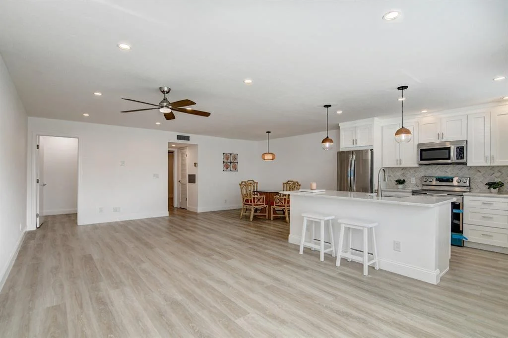 Photo of Unit B at 955 Circle Drive