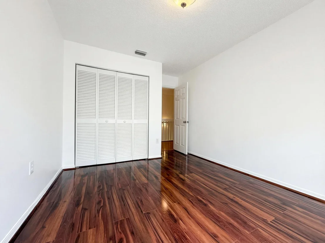 Photo of 73 Gables Boulevard