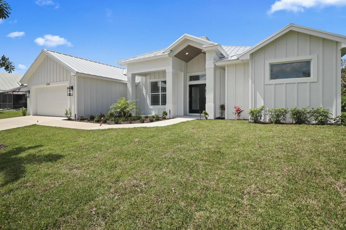 Photo of 4742 SE Starling Way