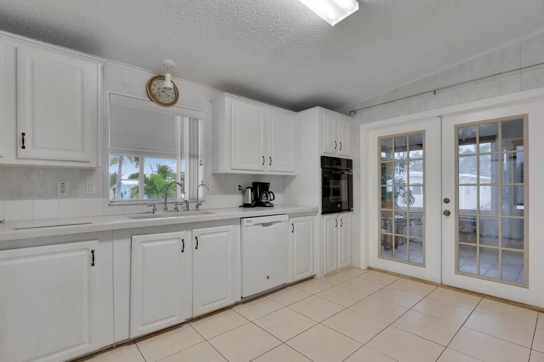 Photo of Unit 65 at 400 N A1a