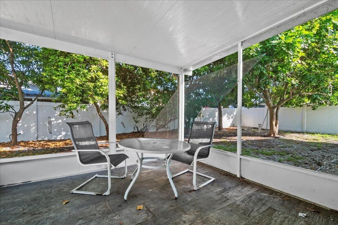 Photo of 9607 Park Row