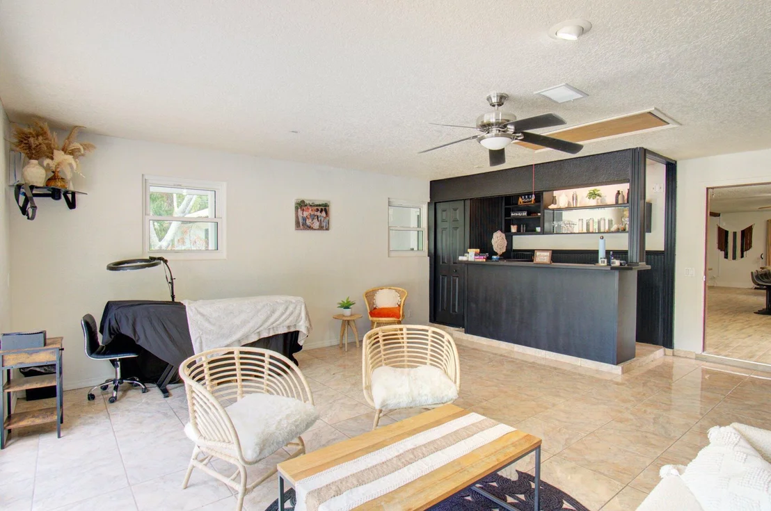 Photo of 4090 Mandarin Boulevard