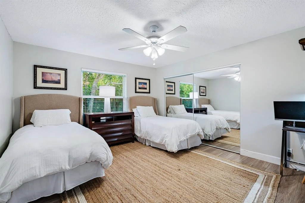 Photo of 18586 Lakeside Gardens Drive