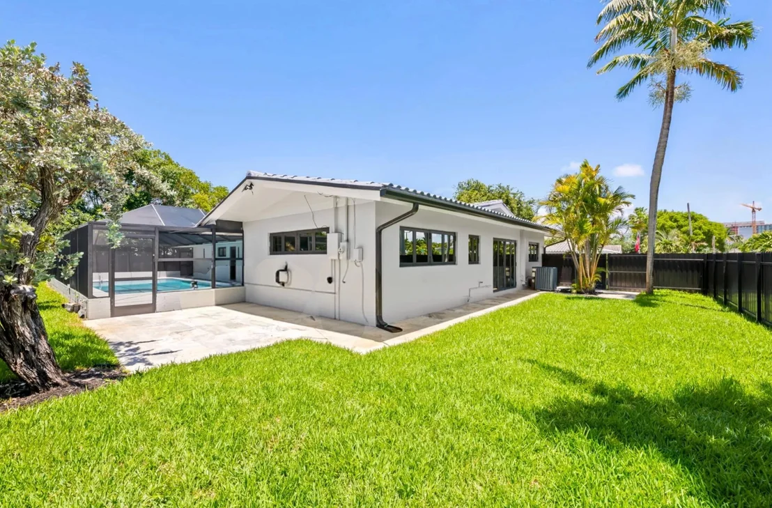 Photo of 2811 NE 53rd Court