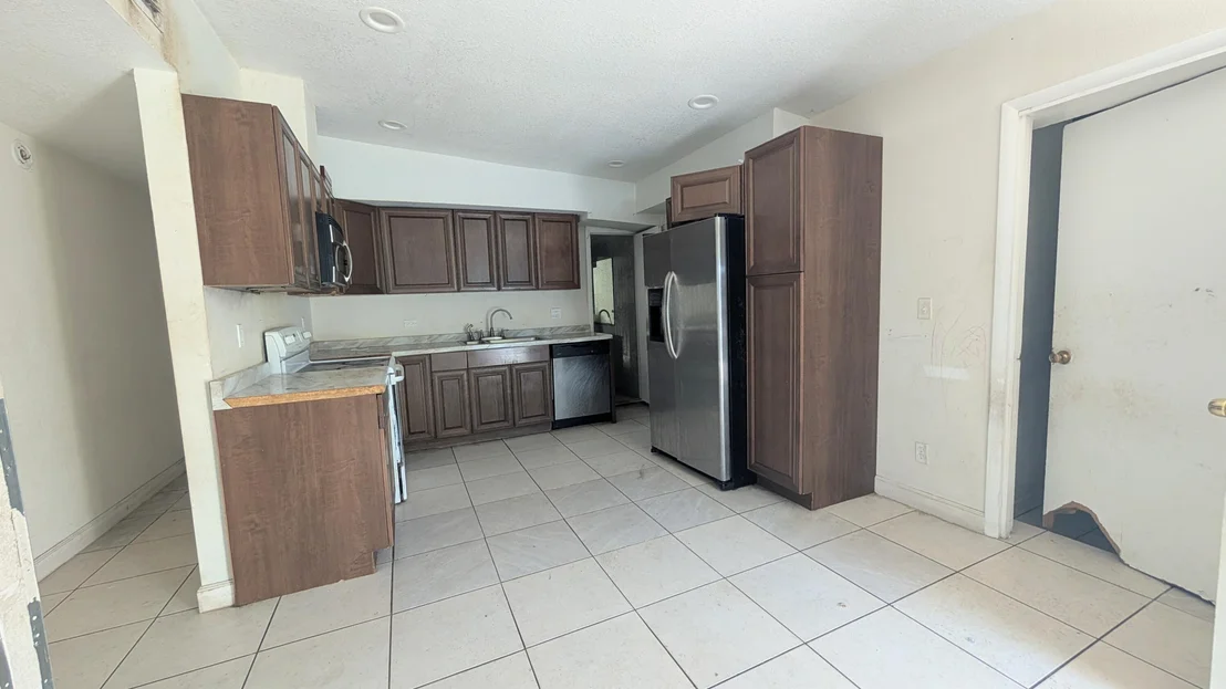 Photo of 490 Tulip Tree Drive