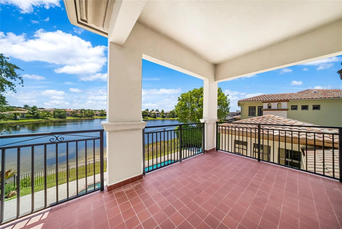 Photo of 9460 Eden Manor