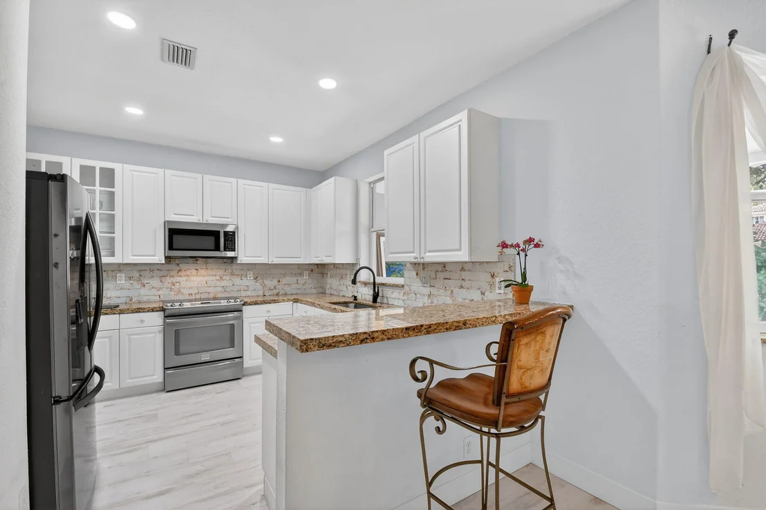 Photo of 1605 E Classical Boulevard