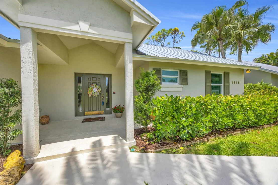 Photo of 1616 SE Colony Way