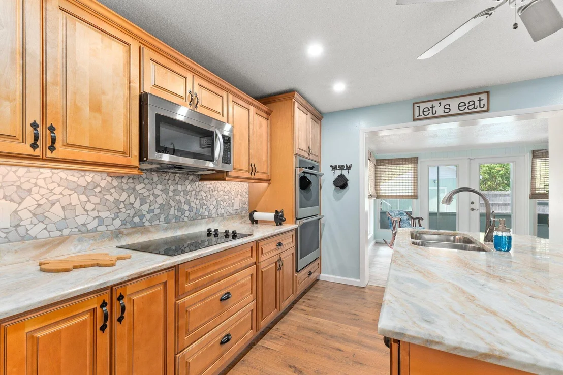 Photo of 1835 Flora Lane
