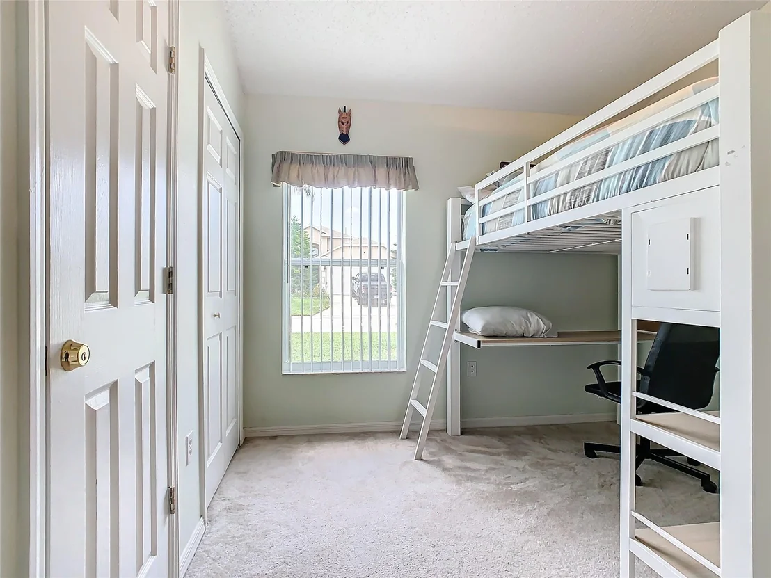 Photo of 204 W Fox Loop