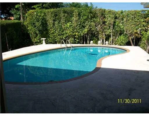 Photo of 415 Fairway Drive
