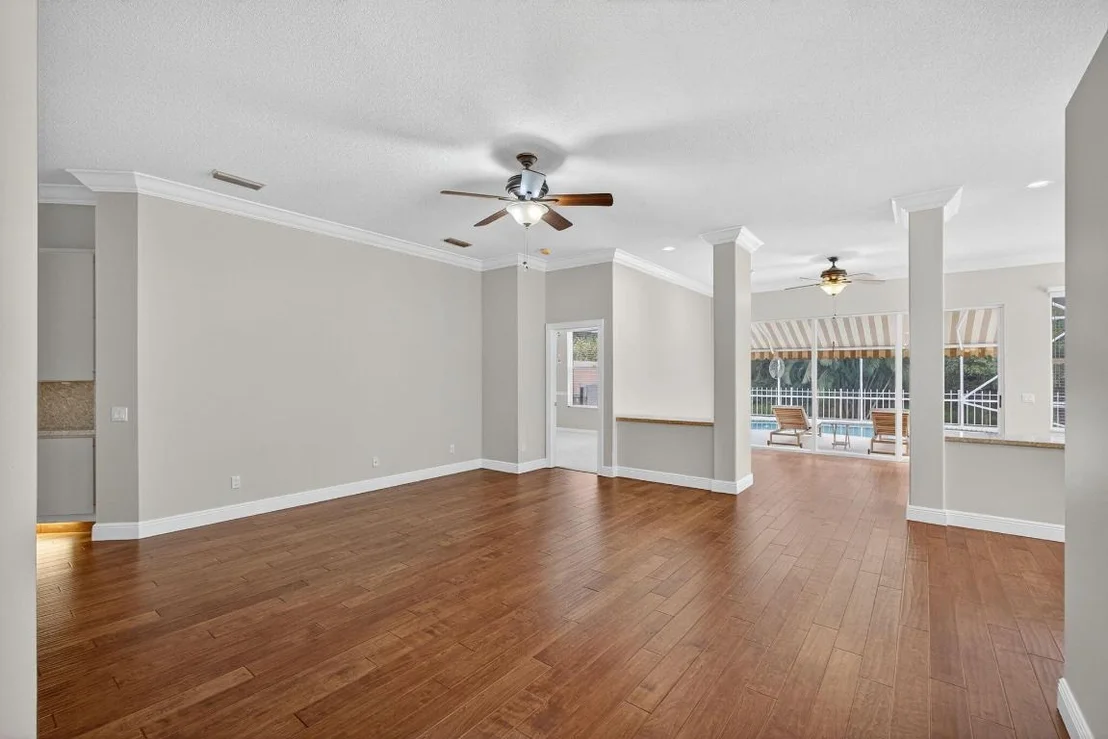 Photo of 130 S Hampton Drive