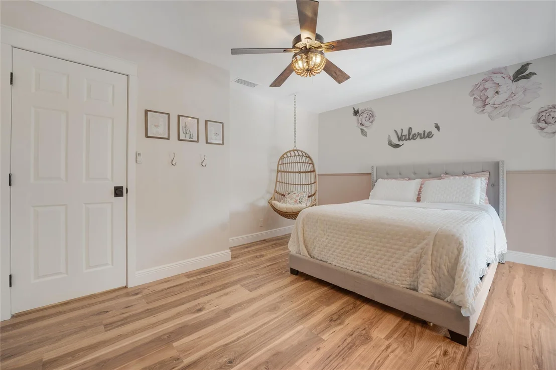 Photo of 741 Mockingbird Lane