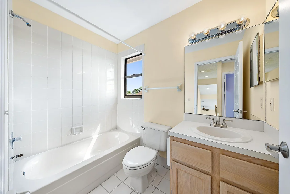 Photo of 6089 Adams Street