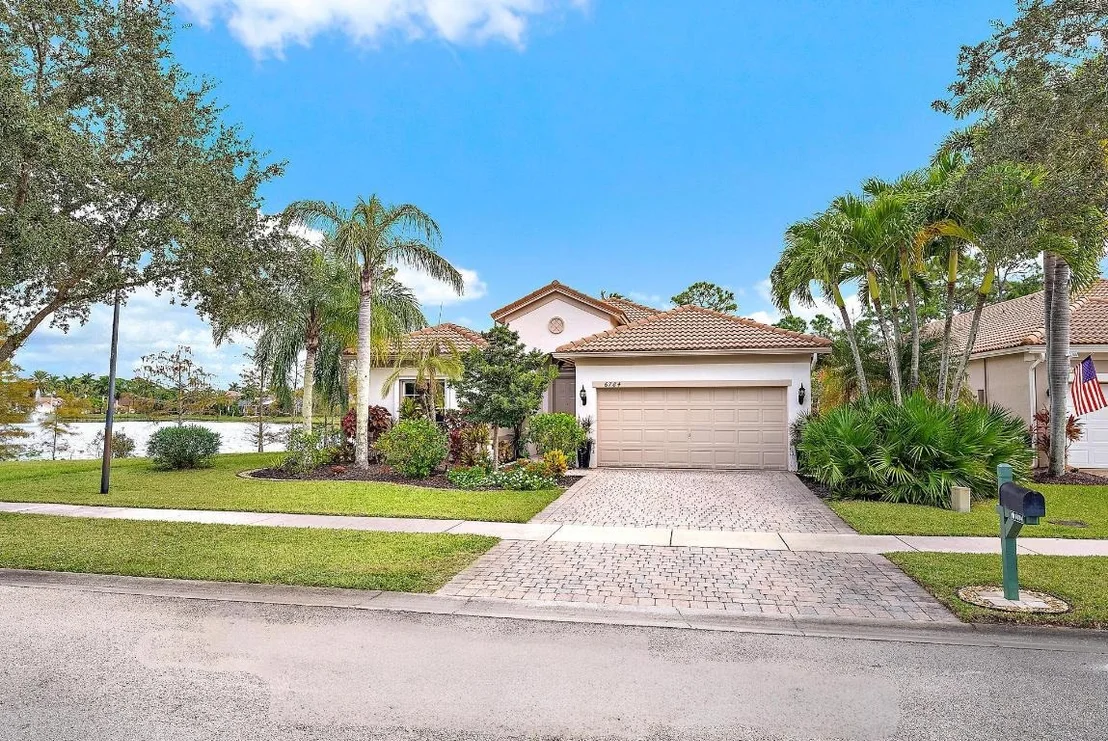 Photo of 6784 SE Twin Oaks Circle