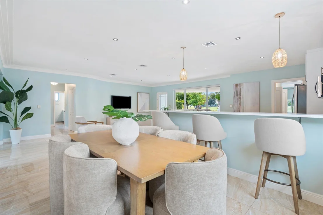 Photo of 741 Fairway Drive