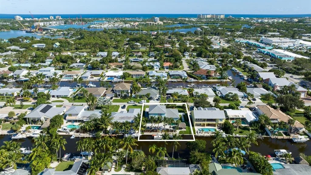 Photo of 916 Dolphin Drive