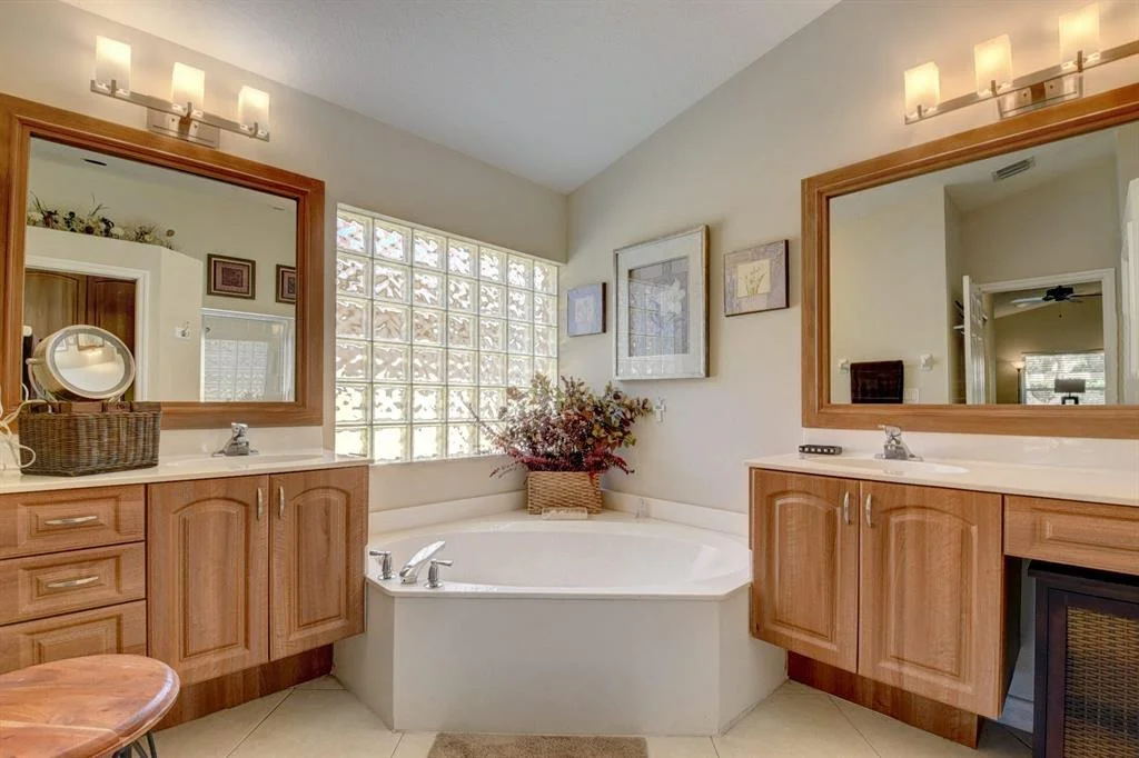 Photo of 6749 Viale Elizabeth