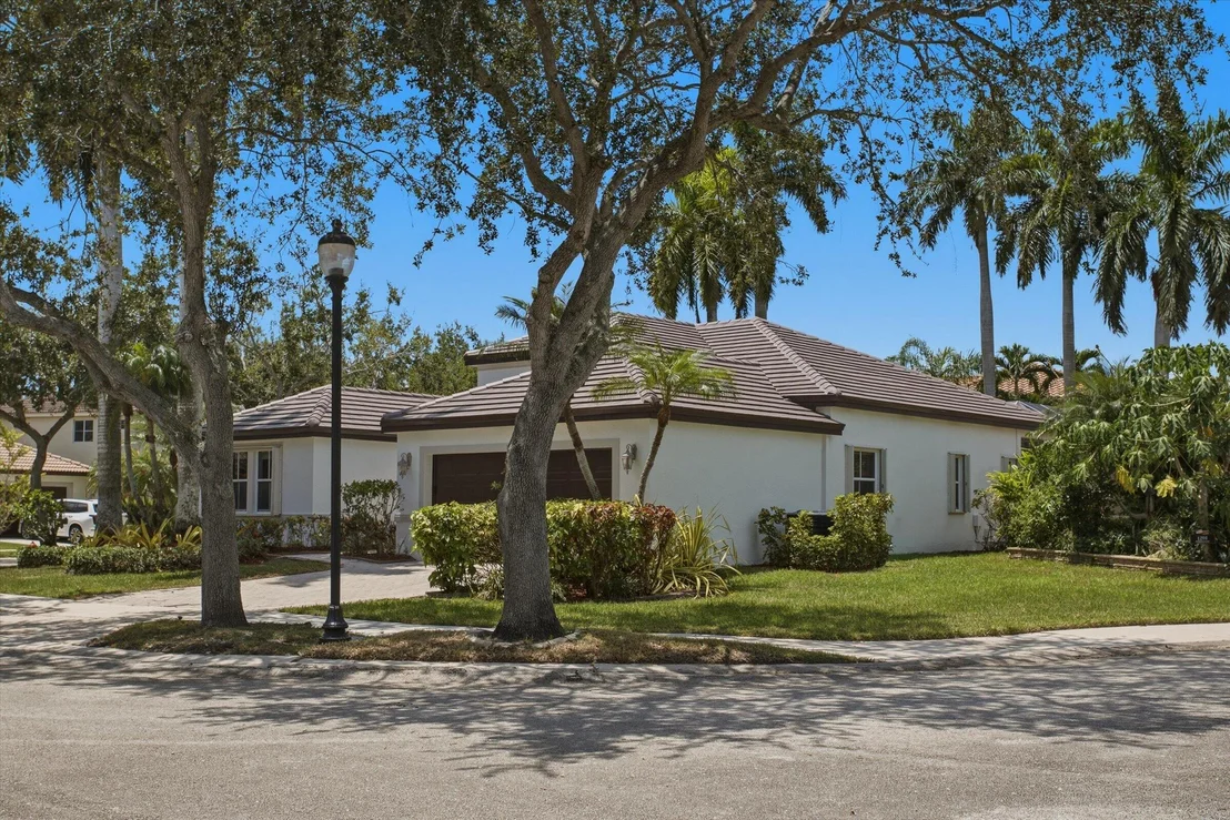 Photo of 1285 WINDSOR Lane