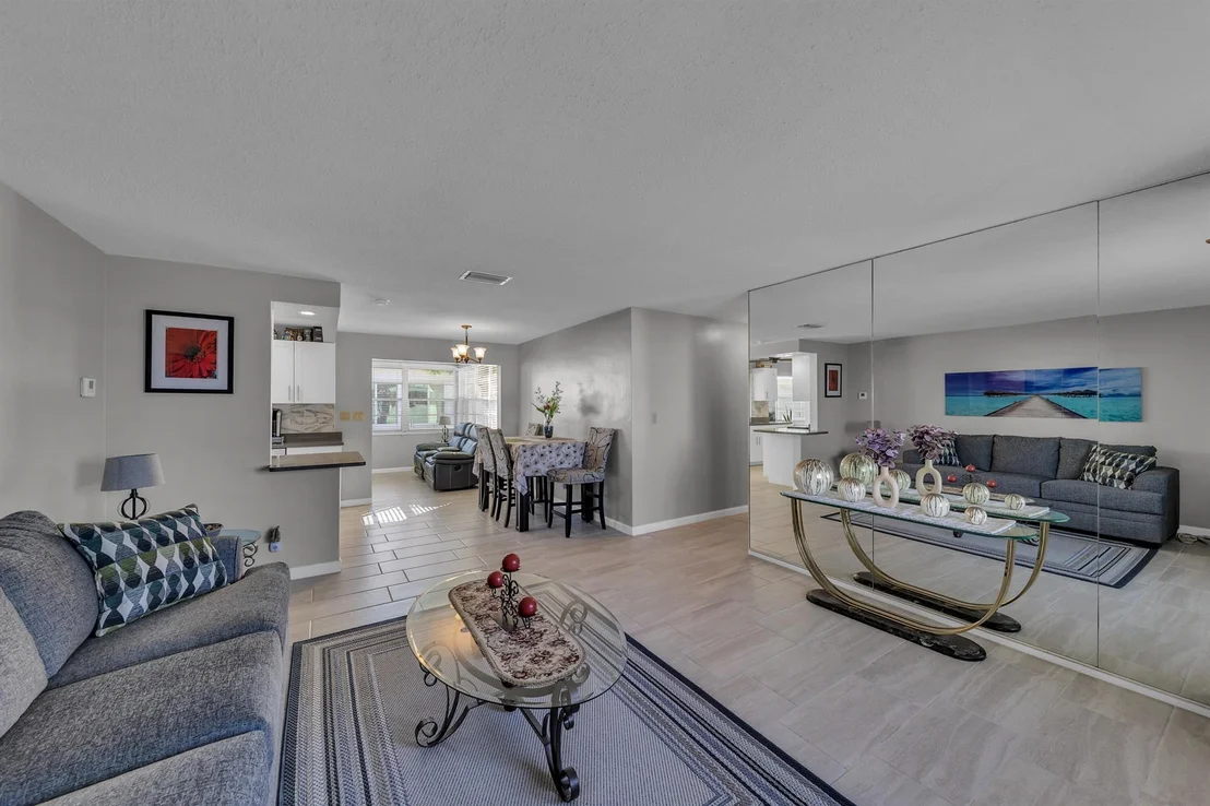 Photo of 2550 NW 2 Drive