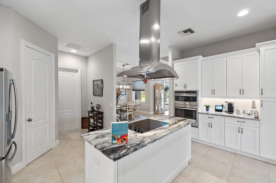 Photo of 18647 SE Lakeside Way