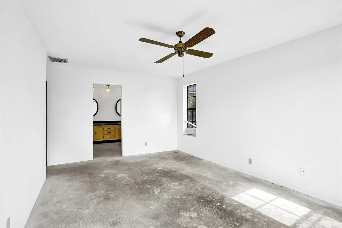 Photo of 65 W Palm Drive