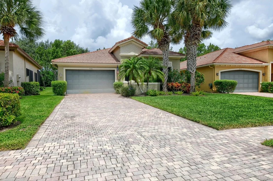 Photo of 9744 Isles Cay Drive