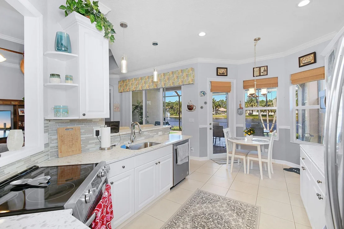 Photo of 6556 SE Broadmoor Lane