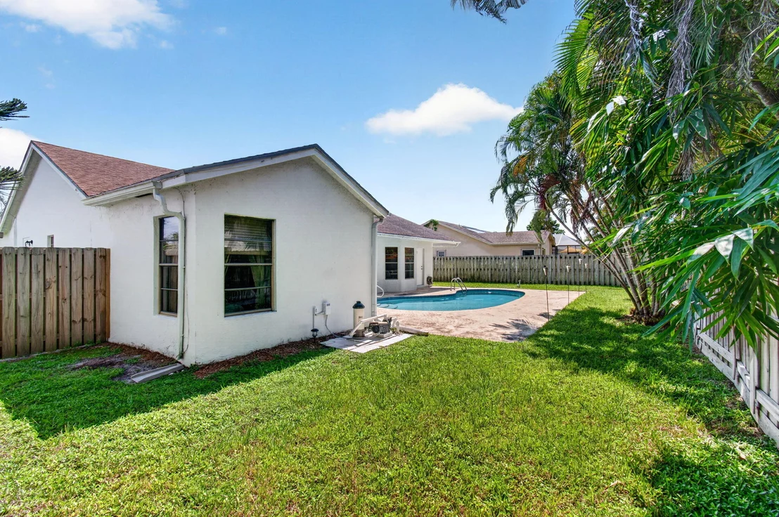 Photo of 39 CEDAR Circle