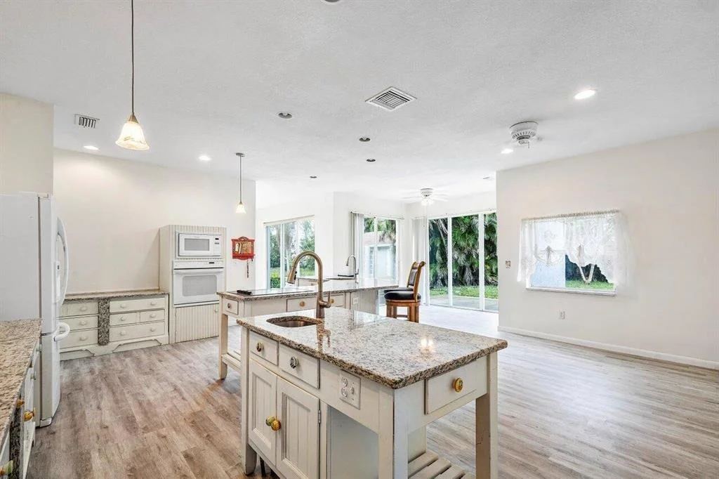 Photo of 6077 Pineneedle Lane