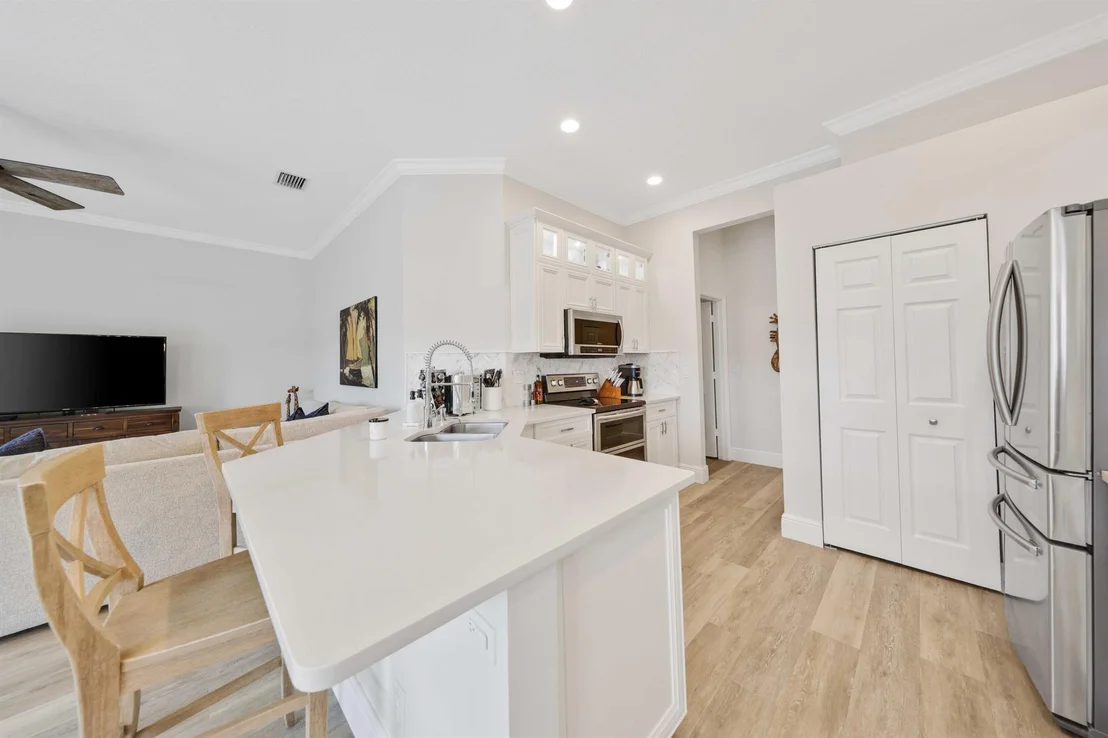 Photo of 560 Anchor Point